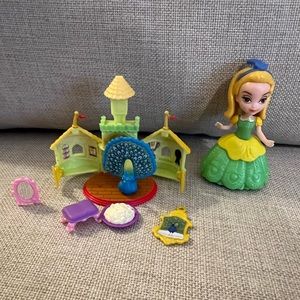 Disney Sofia the First Amber and Peacock Doll Giftset